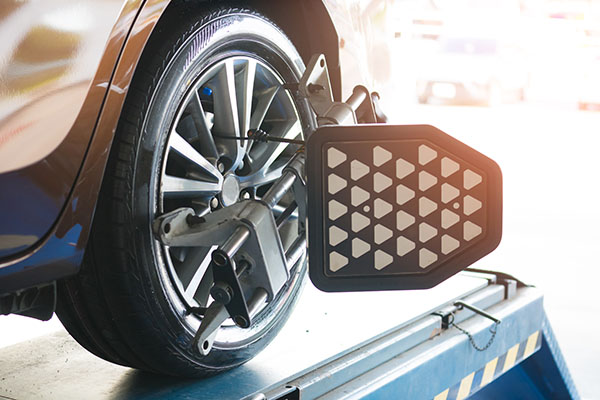 4 Signs Of Bad Tire Alignment